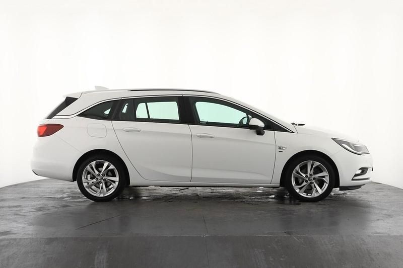 Used Vauxhall Astra SRi 2016 White Estate