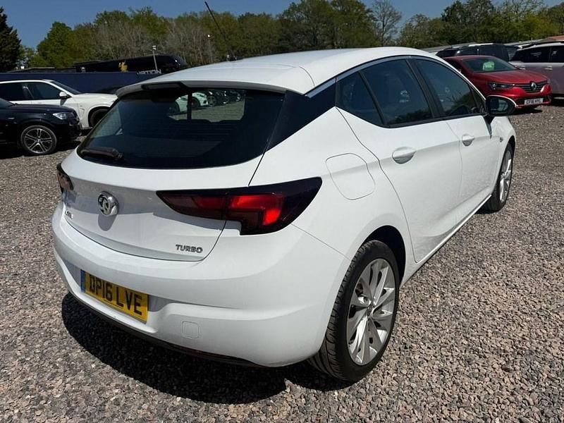 Second-hand Vauxhall Astra 125 CP (91 kW) 2016 Alb Hatchback