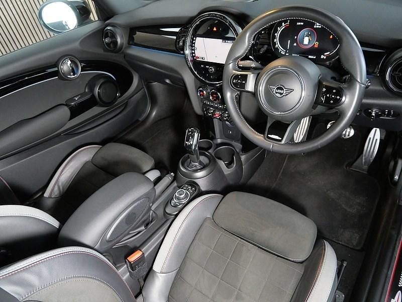 Used Mini Cooper Hatch 136 HP (100 kW) 2021 Red Hatchback