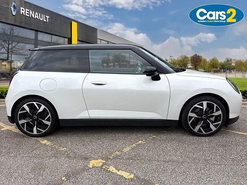 Used Mini Cooper Exclusive 160 kW (218 HP) 2024 White Hatchback