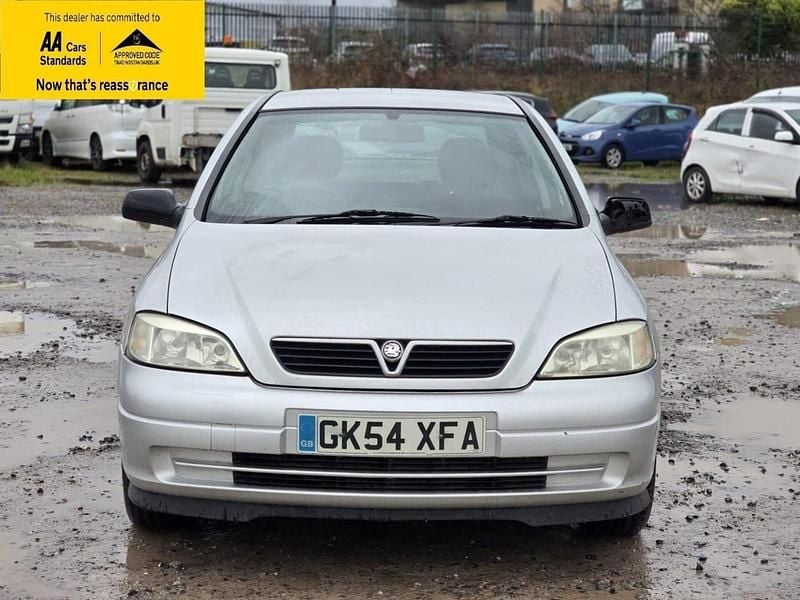 Used Vauxhall Astra Enjoy 89 HP (65 kW) 2004 Silver Hatchback