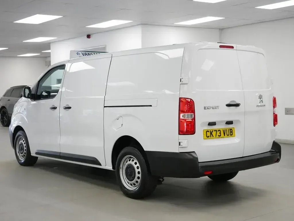 Usado Peugeot Expert Premium 145 HP (106 kW) 2023 Branco Van