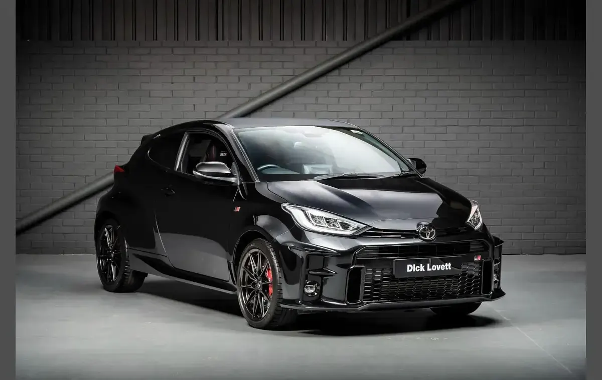Używany Toyota Yaris 257 KM (189 kW) 2022 Czarny Hatchback