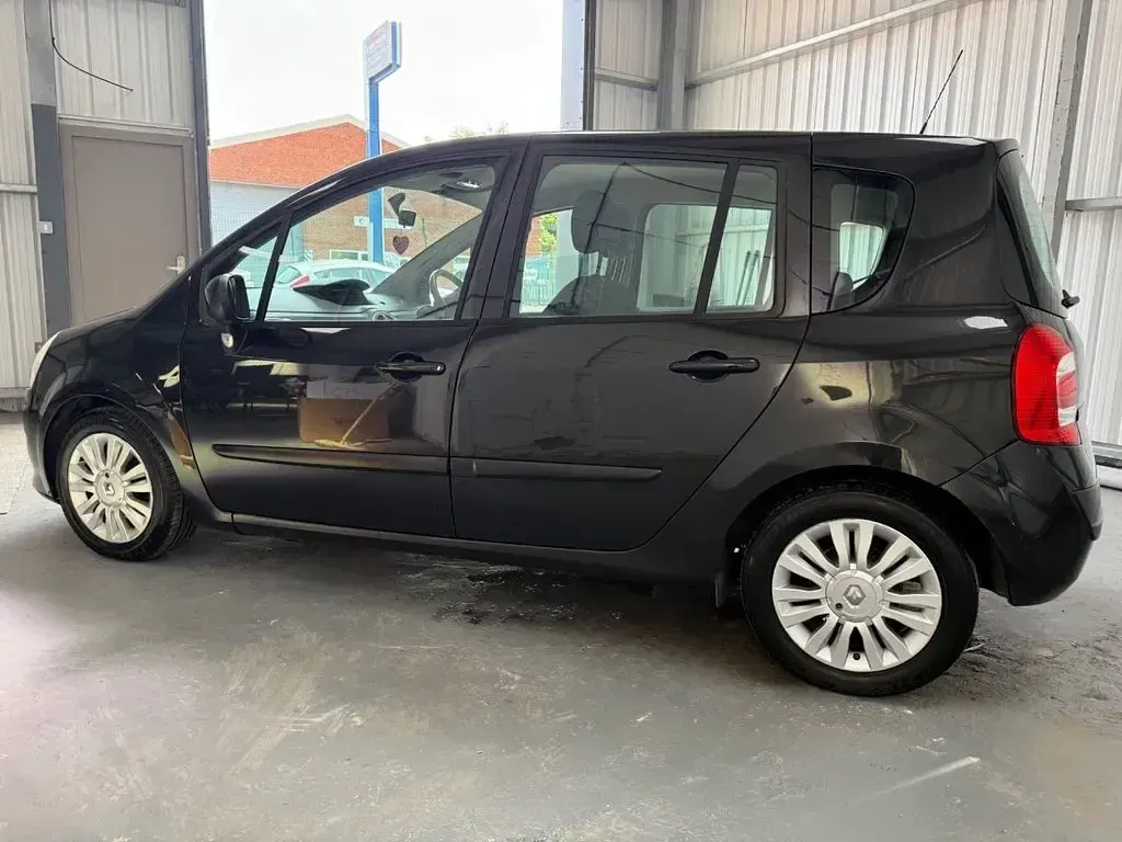 Used Renault Grand Modus Dynamique 88 HP (64 kW) 2011 Black MPV