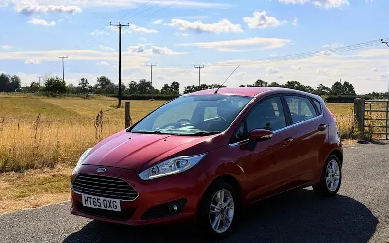 Used Ford Fiesta Zetec 82 HP (60 kW) 2016 Red Hatchback