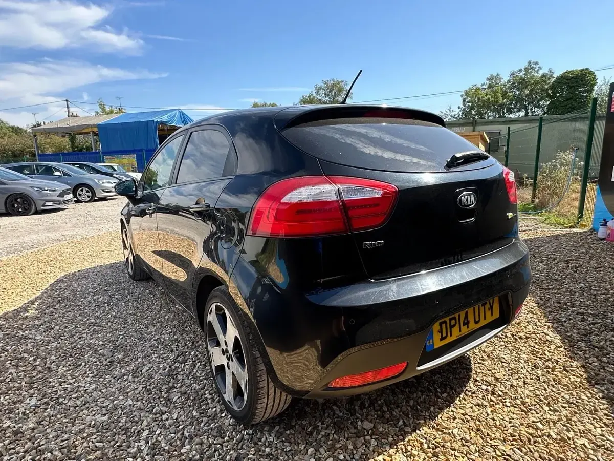 Used Kia Rio 109 HP (80 kW) 2014 Black Hatchback