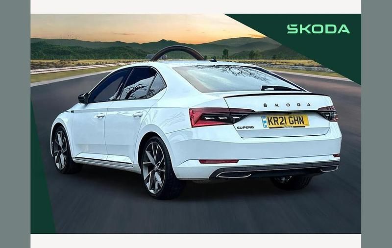 Used Skoda Superb SportlinePlus 190 HP (139 kW) 2021 White Hatchback
