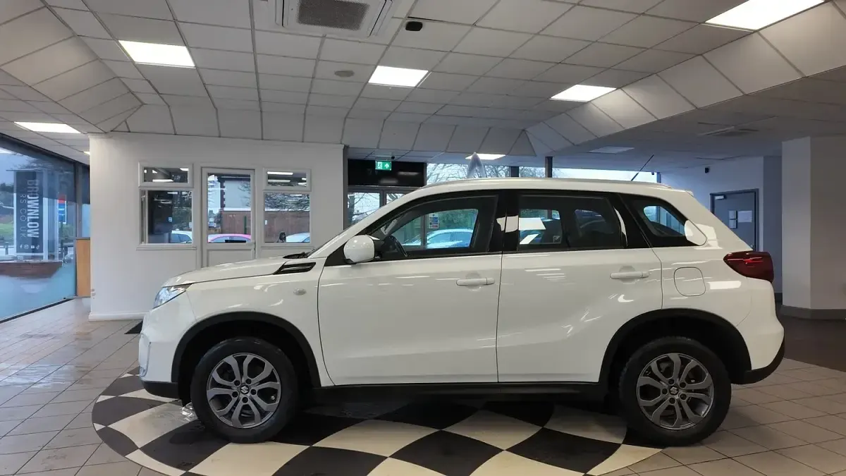 Used Suzuki Vitara SZ4 112 HP (82 kW) 2019 White SUV