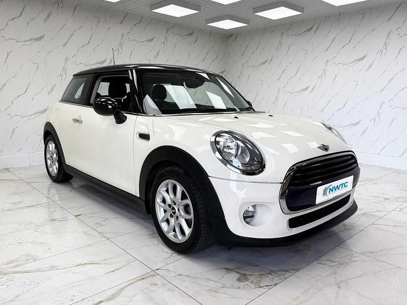 Used Mini Cooper Hatch 136 HP (100 kW) 2016 White Hatchback