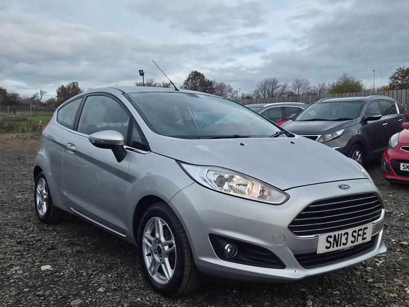 Silver Used 2013 Ford Fiesta Zetec Hatchback | £2,795 (Fair price) - Image 1/4