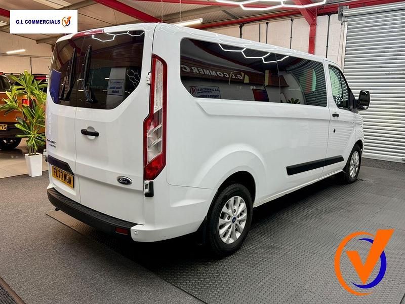 Begagnad Ford Transit Custom Trend 130 HK (95 kW) 2023 Vit Kombi