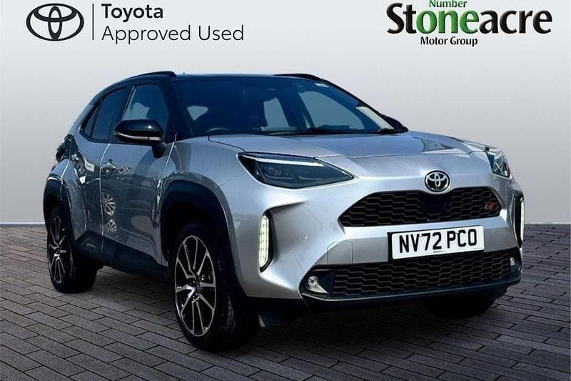 Silver Used 2023 Toyota Yaris Cross Sport SUV | £21,000 (Fair price) - Image 1/2