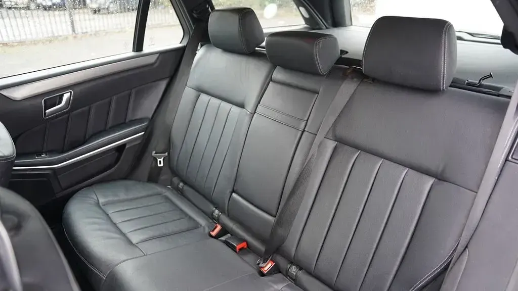 Used Mercedes E220 SE 177 HP (130 kW) 2014 Silver Estate