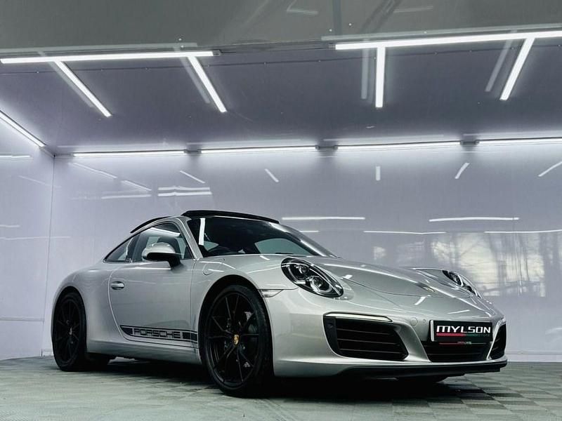 Used Porsche 911 Carrera 370 HP (272 kW) 2017 Silver Coupe