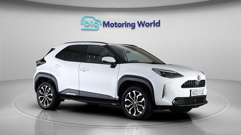 Used Toyota Yaris Cross Design 116 HP (85 kW) 2023 White SUV