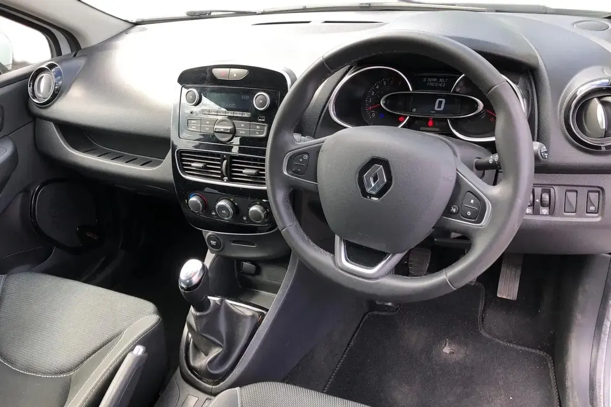 Used Renault Clio Play 2019 White Hatchback