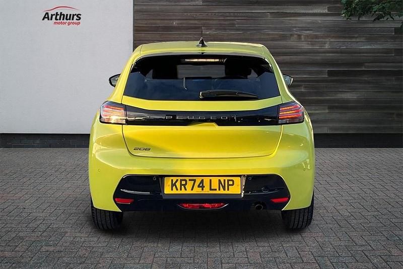 Used Peugeot 208 Allure 99 HP (72 kW) 2024 Yellow Hatchback