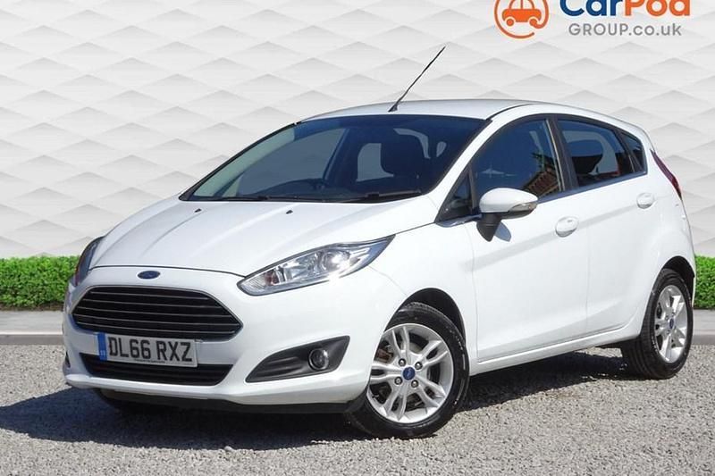 White Used 2016 Ford Fiesta Zetec Hatchback | £7,490 (Fair price) - Image 1/1