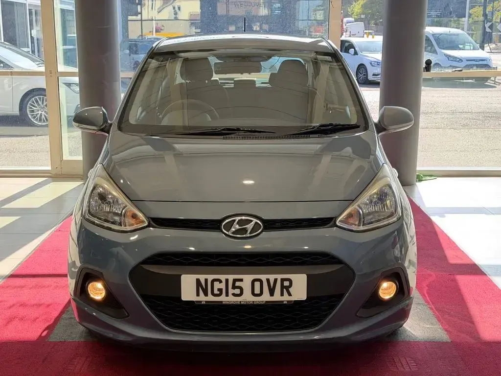 Used Hyundai i10 SE 67 HP (49 kW) 2015 Blue Hatchback