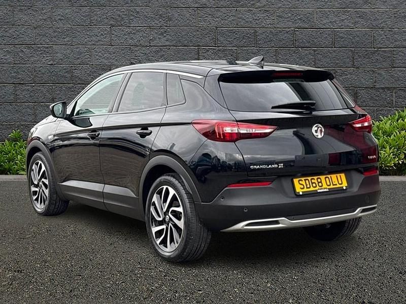 Used Vauxhall Grandland X Elite 130 HP (95 kW) 2018 Black SUV
