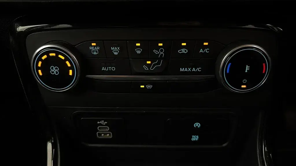 Usado Ford Ecosport Active 125 HP (91 kW) 2023 Prateado SUV