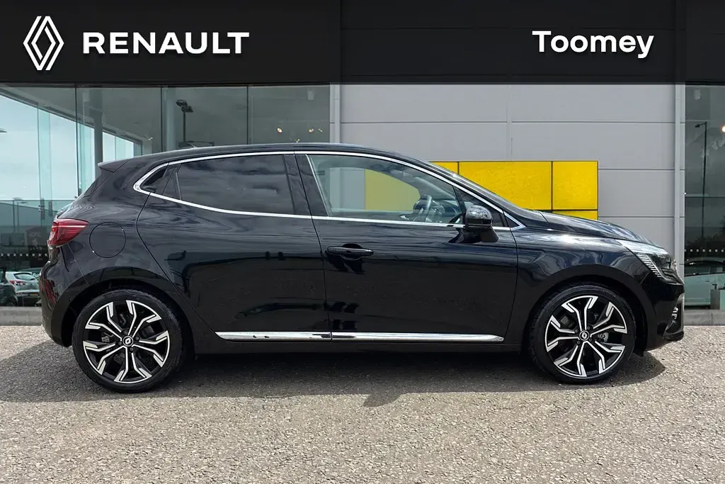 Used Renault Clio Techno 140 HP (102 kW) 2023 Black Hatchback