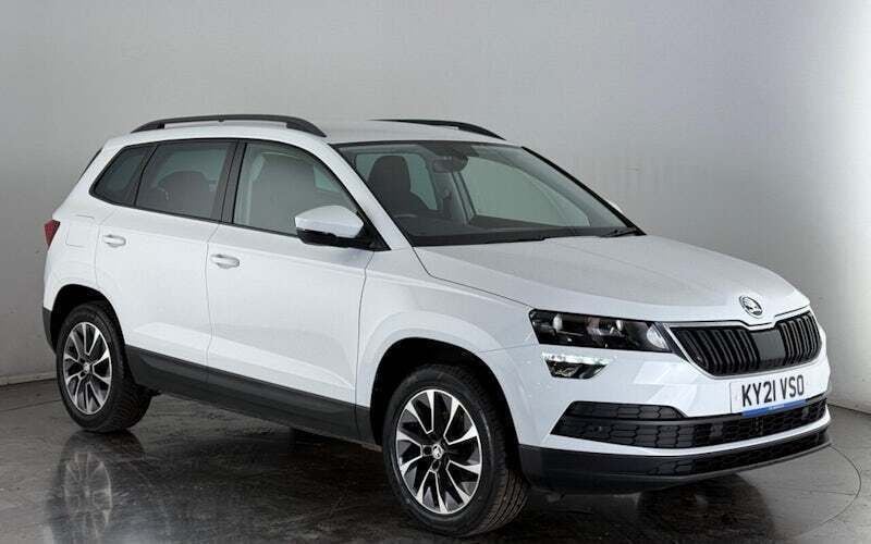 White Used 2021 Skoda Karoq SE Drive SUV | £14,600 (Fair price) - Image 1/3