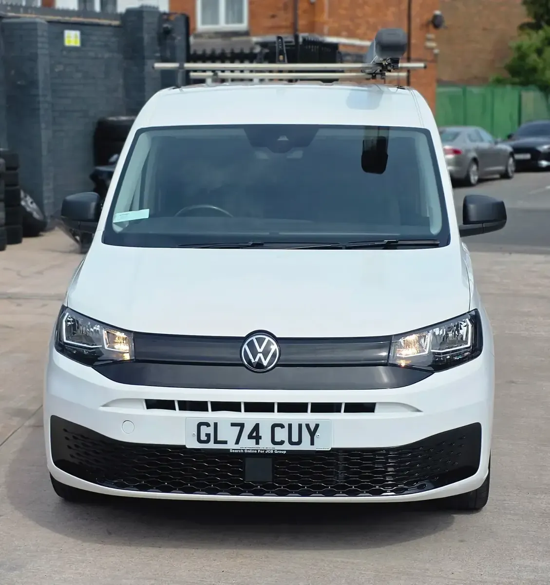 Usado VW Caddy 102 CV (75 kW) 2024 Blanco Monovolumen