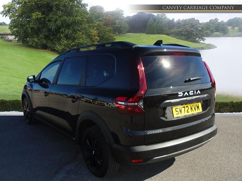 Used Dacia Jogger Extreme 110 HP (80 kW) 2023 Black MPV