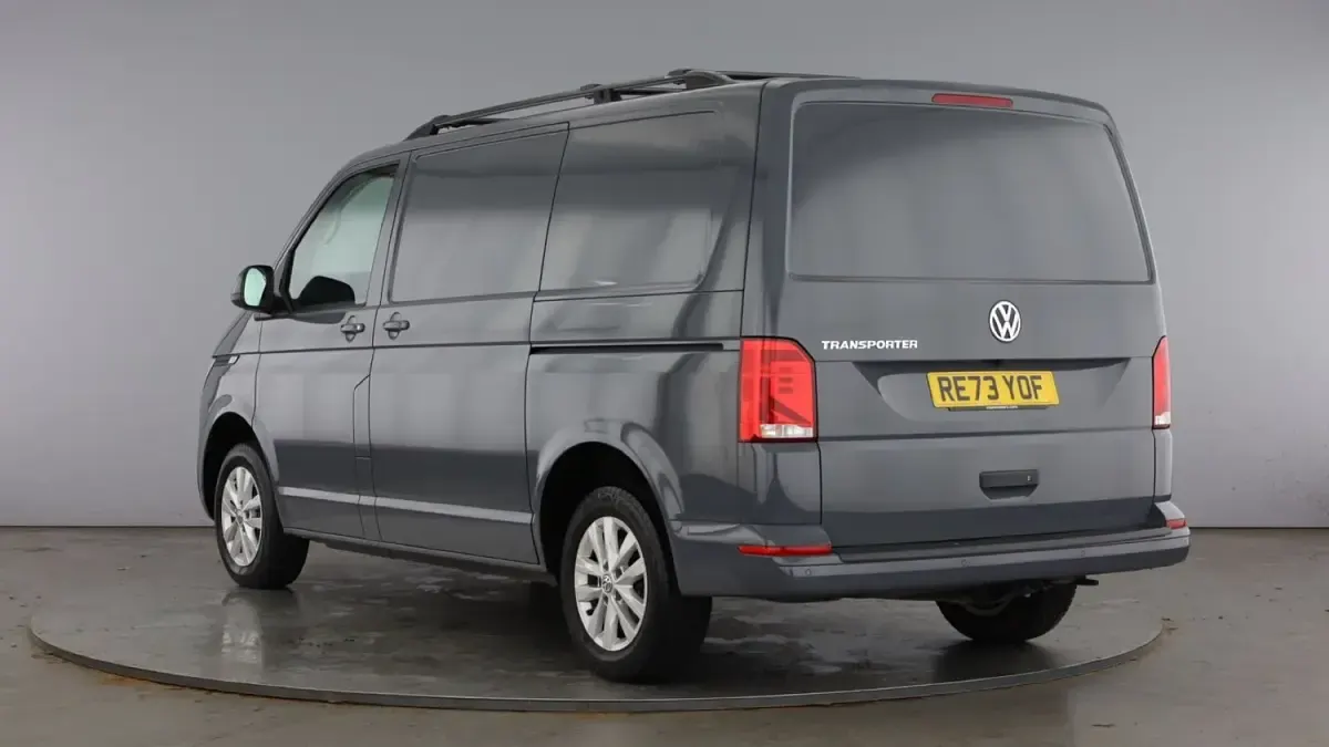 Begagnad VW Transporter Highline 2023 Grå Van