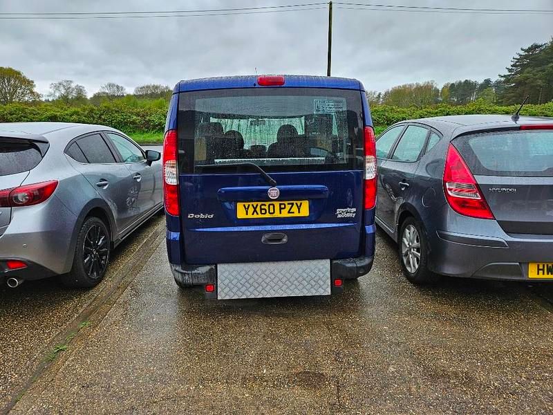 Begagnad Fiat Doblò Dynamic 2010 Minibuss