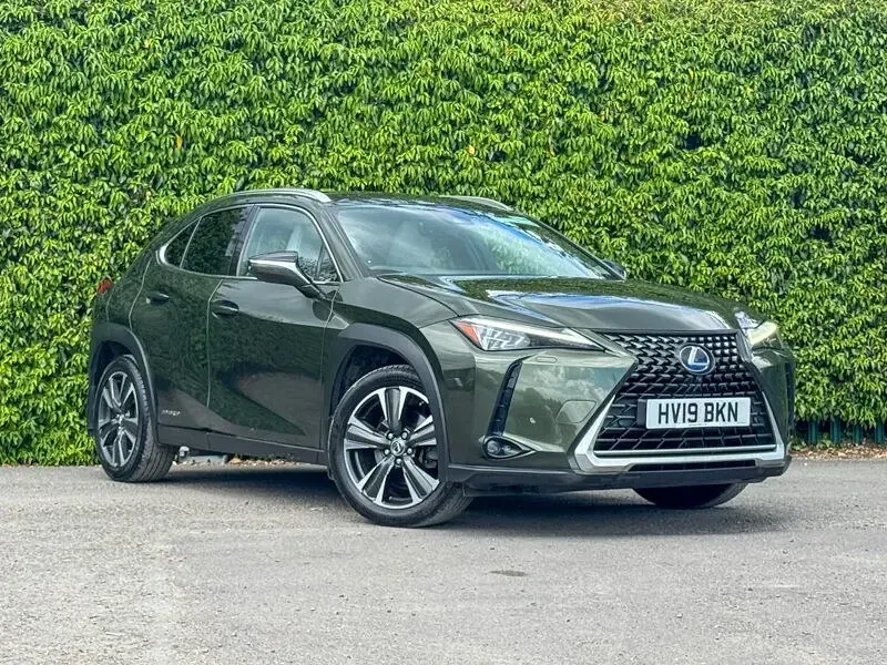 Usado Lexus UX 184 HP (135 kW) 2019 Verde SUV