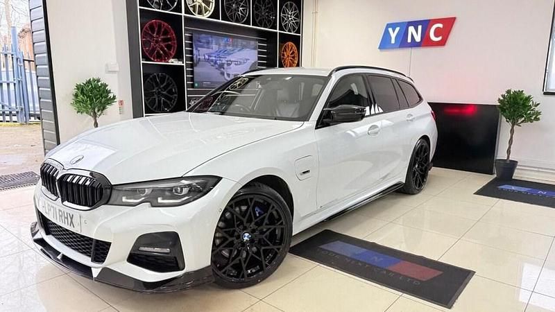 Used BMW 330e M Sport 288 HP (211 kW) 2022 White Estate