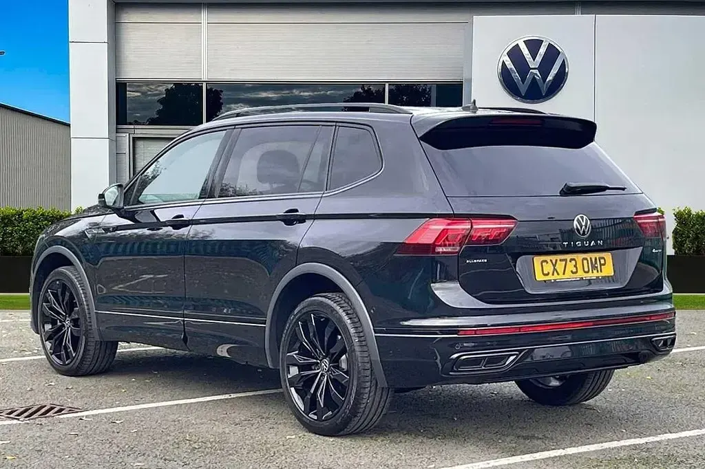 Używany VW Tiguan Allspace R-line 200 KM (147 kW) 2023 Czarny SUV
