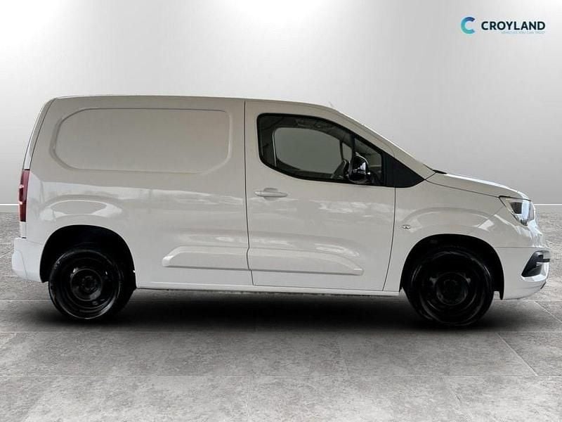 Used Vauxhall Combo 100 HP (73 kW) 2023 White Van