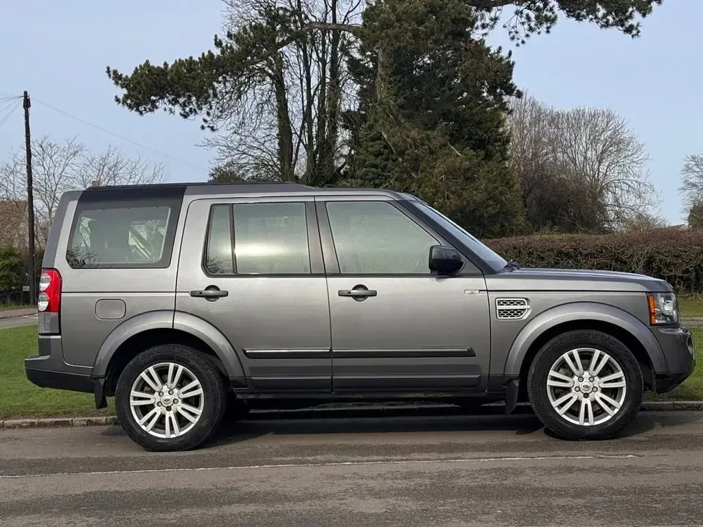 Used Land Rover Discovery HSE 245 HP (180 kW) 2011 Grey SUV
