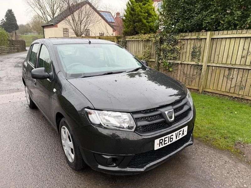 Black Used 2016 Dacia Sandero Ambiance Hatchback | £3,290 (Good price) - Image 1/4