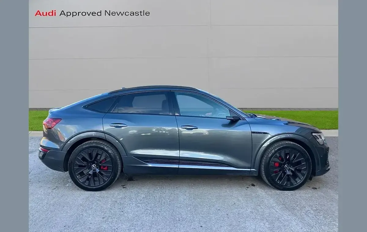 Usado Audi Q8 e-tron Advanced 300 kW (408 HP) 2023 Cinzento SUV