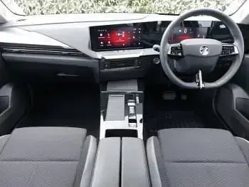 Usado Vauxhall Astra Design Edition 114 kW (156 HP) 2024 Cinzento Citadino