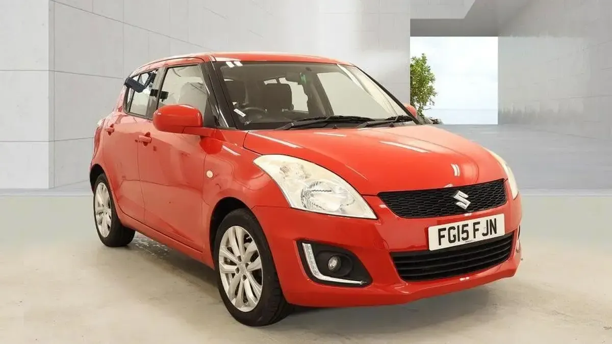 Used Suzuki Swift SZ3 94 HP (69 kW) 2015 Red Hatchback