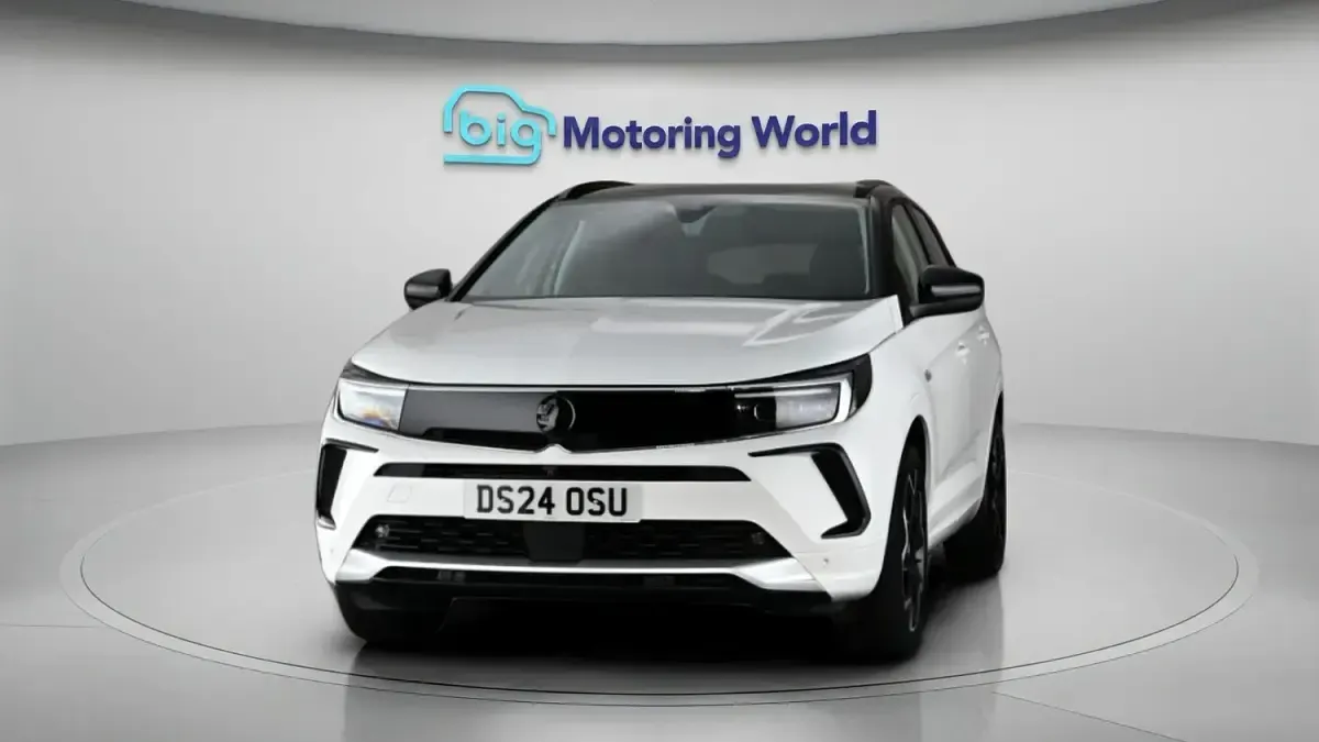 Used Vauxhall Grandland X Ultimate 130 HP (95 kW) 2024 White SUV