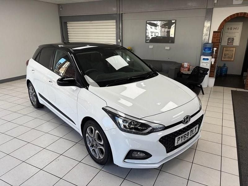 Used Hyundai i20 84 HP (61 kW) 2020 White Hatchback