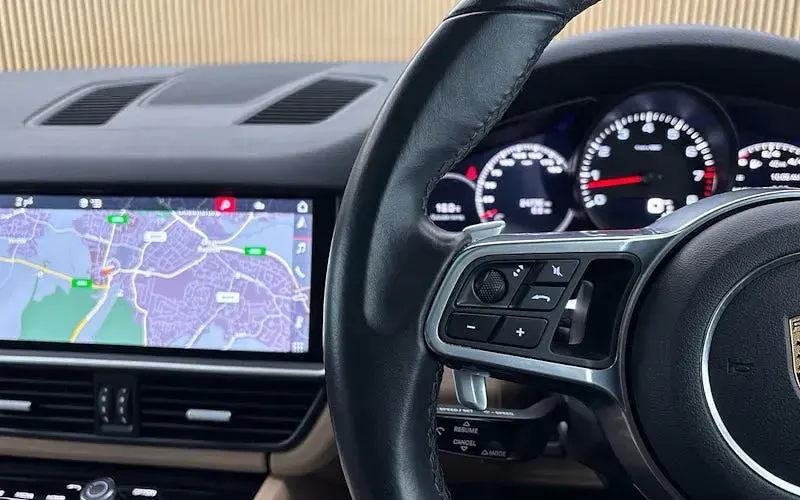 Used Porsche Cayenne 441 HP (324 kW) 2019 Dolomite silver SUV