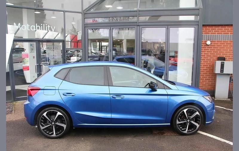 Used Seat Ibiza FR Sport 94 HP (69 kW) 2023 Blue Hatchback