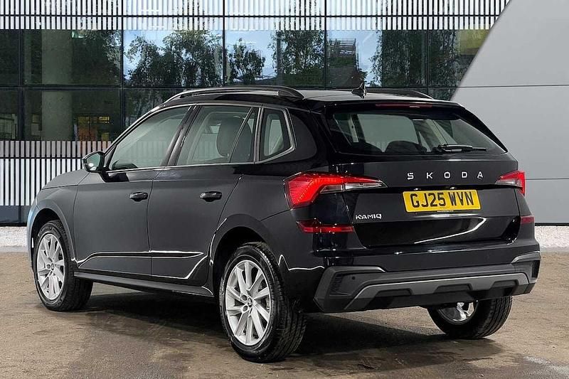 Usado Skoda Kamiq SE 85 HP (62 kW) 2025 Preto SUV