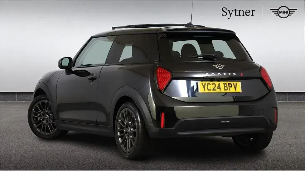 Used Mini Cooper S Hatch 201 HP (147 kW) 2024 Black Hatchback