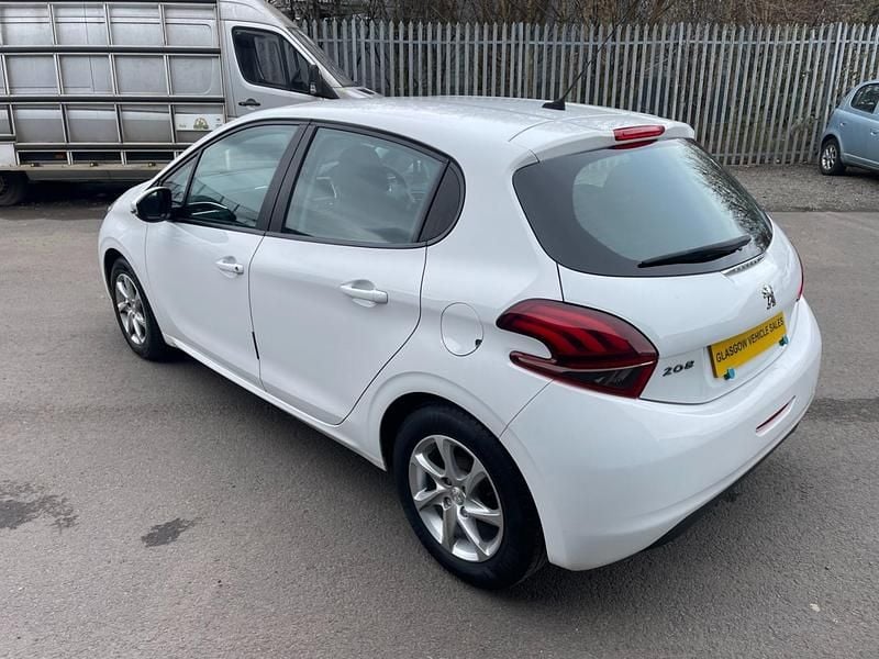 Used Peugeot 208 Active 2016 White Hatchback