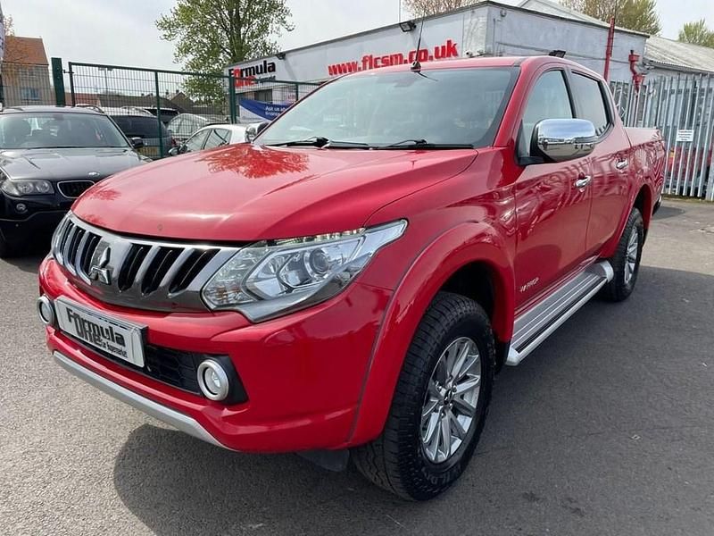 Used Mitsubishi L200 Warrior 178 HP (130 kW) 2018 Red Pickup