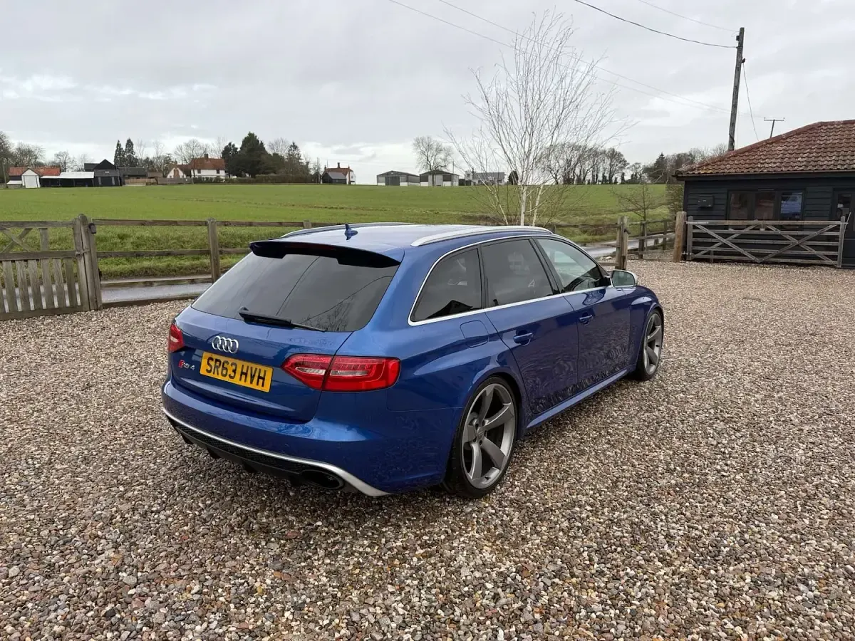 Used Audi RS4 Performance 450 HP (330 kW) 2013 Blue Estate