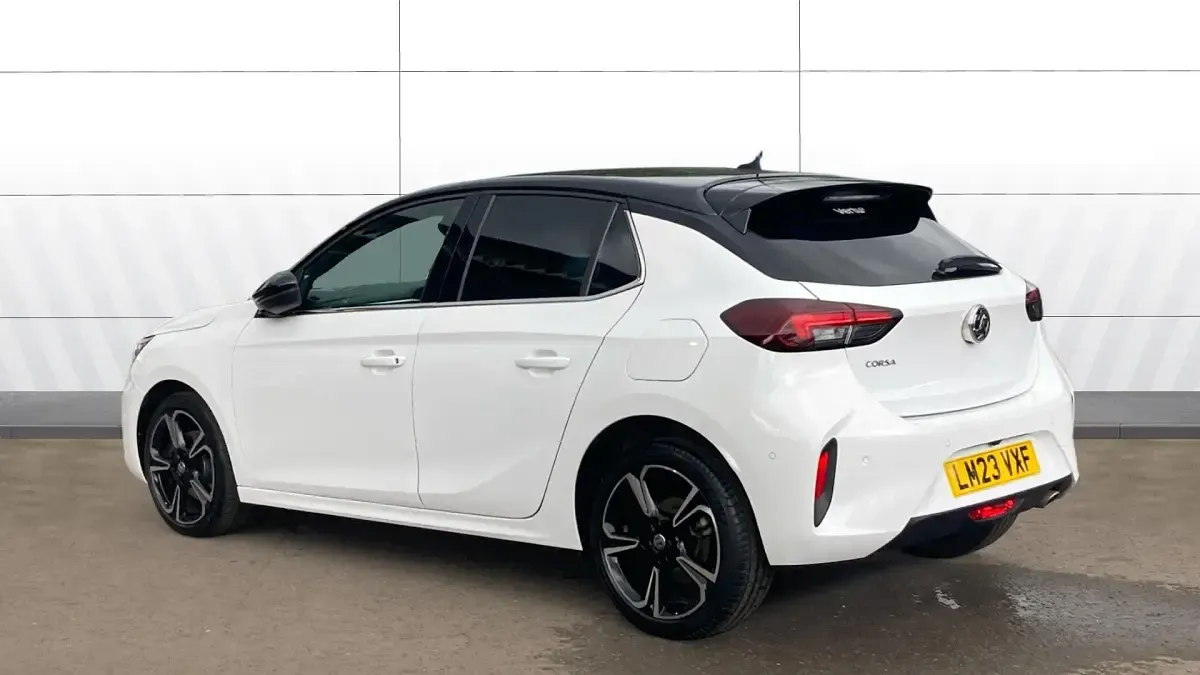 Used Vauxhall Corsa Ultimate 101 HP (74 kW) 2023 White Hatchback